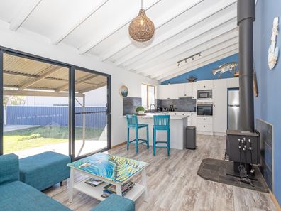 50 Hunter Crescent, Green Head WA 6514