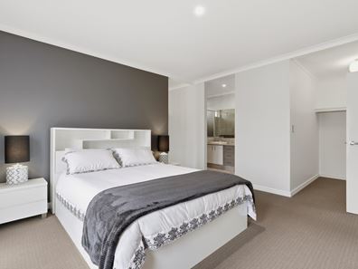 7 Barrington Approach, Lakelands WA 6180
