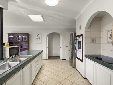 34 Trusmore Crescent, Craigie WA 6025