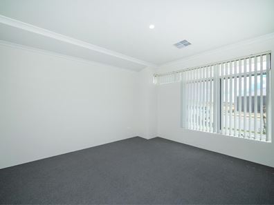 9 Trestles Way, Eglinton WA 6034
