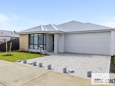 4 Grevillea Road, Henley Brook WA 6055