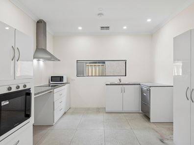 8B Stanmore Ct, Lynwood WA 6147