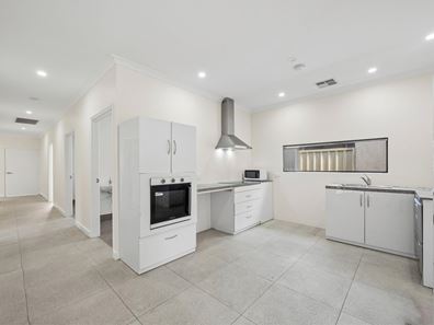 8B Stanmore Ct, Lynwood WA 6147