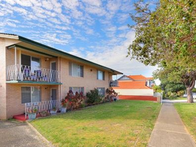 11/8 Robin Street, Menora WA 6050