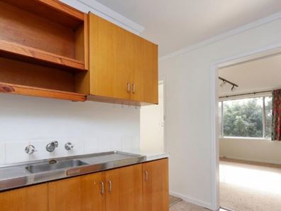 11/8 Robin Street, Menora WA 6050