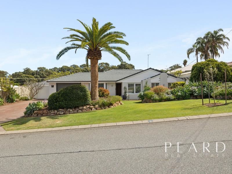 9 Bellanger Drive, Beldon WA 6027