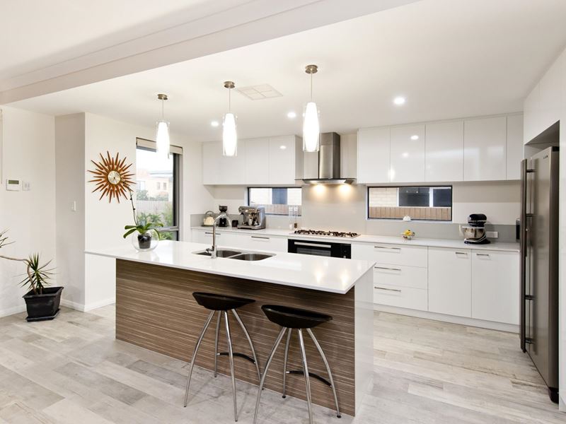 8 Sunset View, Wannanup WA 6210