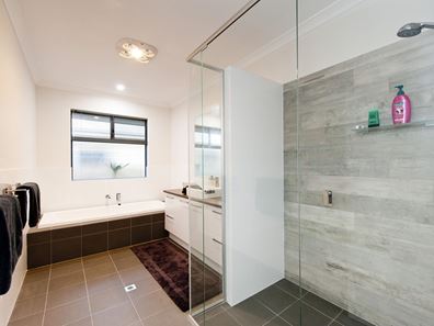 8 Sunset View, Wannanup WA 6210