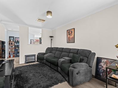 7/61 Wanaping Road, Kenwick WA 6107