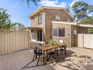 8/9 Westbury Crescent, Bicton WA 6157