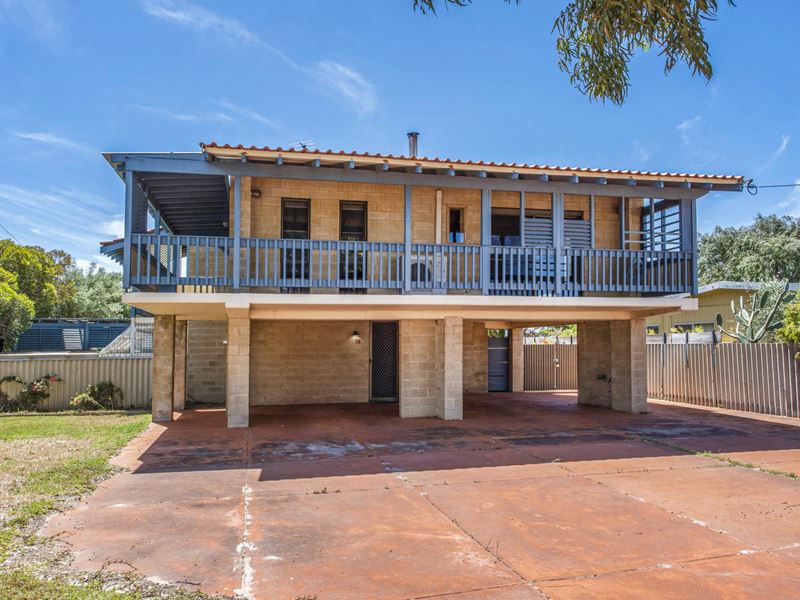 19 Tangadee Road, Golden Bay WA 6174