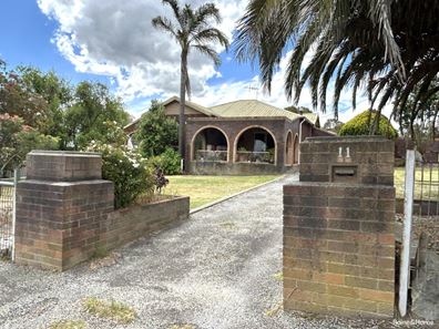 11 Oatlands Road, Mount Barker WA 6324