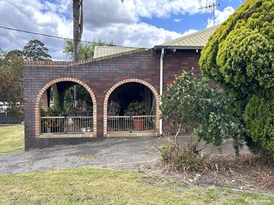 11 Oatlands Road, Mount Barker WA 6324