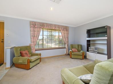 14 Whitepeak Place, Padbury WA 6025