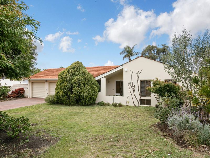 14 Rowsley Way, Carine WA 6020