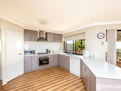 1 Starboard Way, Drummond Cove WA 6532