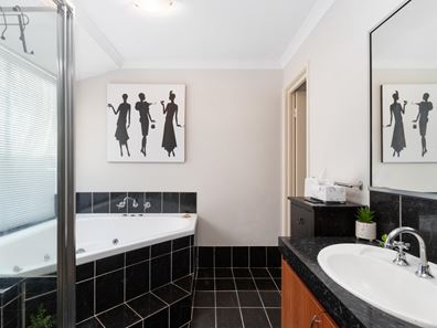 11 Stiletto Way, Canning Vale WA 6155