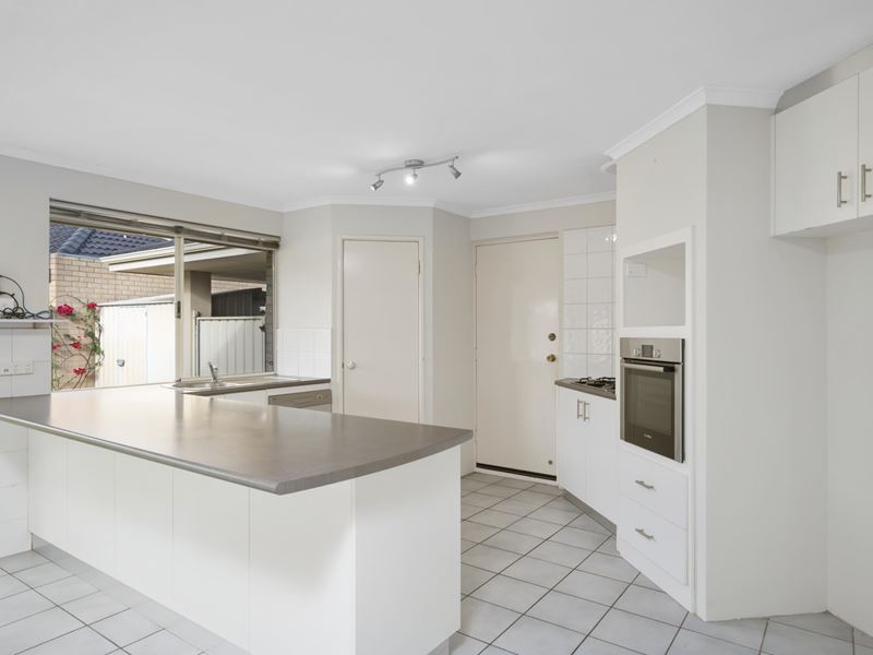 4 Mount Park Way, Canning Vale WA 6155