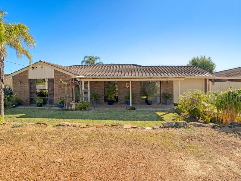 10 Snowberry Retreat, Mirrabooka