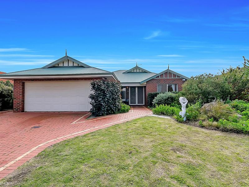 27 Carwoola Circle, Carramar