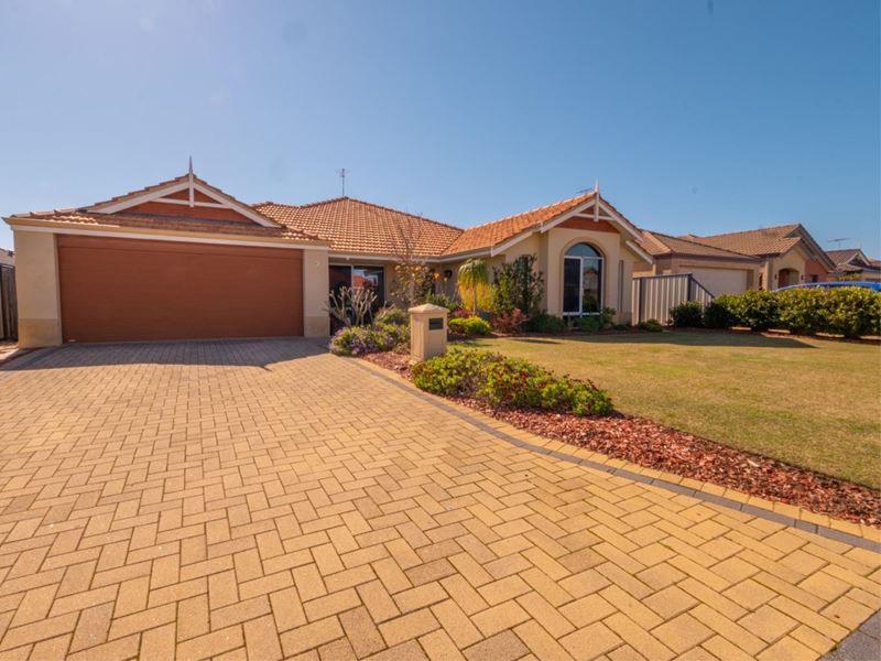 9 Moonbrook Way, Meadow Springs