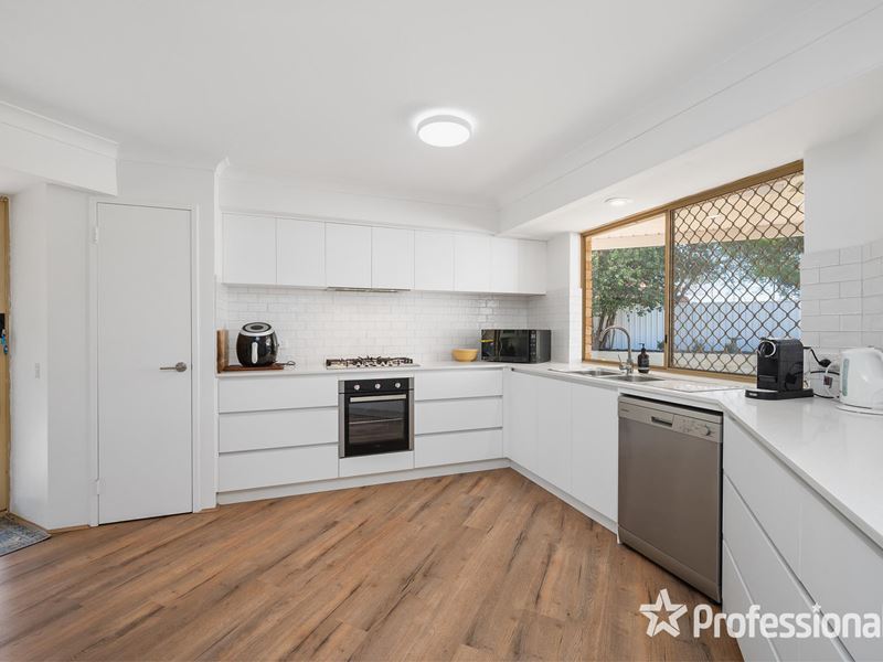 9 Ivory Court, Kingsley