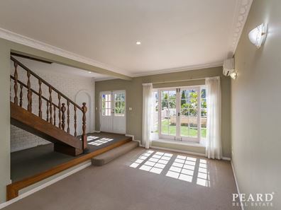 32 Hawkins Avenue, Sorrento WA 6020