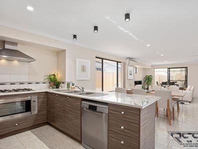 10A Bradshaw Street, Canning Vale WA 6155
