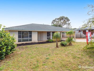 100 Peelwood Parade, Halls Head WA 6210