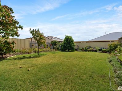 10 Kerrison Parade, Seville Grove WA 6112