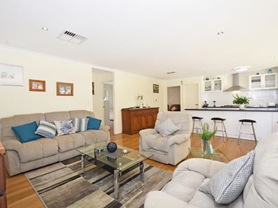 14 Lancaster Avenue, Aveley WA 6069