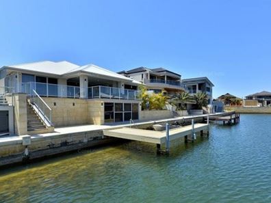 35 Ragamuffin Point, Halls Head WA 6210