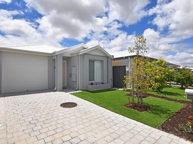 21 Strumpshaw Road, Aveley WA 6069