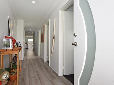 21 Strumpshaw Road, Aveley WA 6069