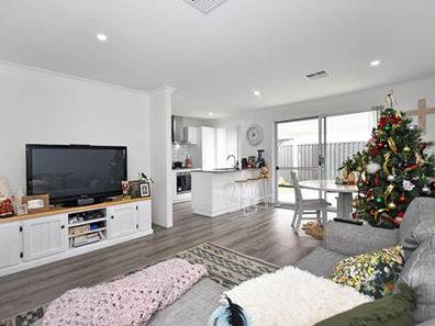 21 Strumpshaw Road, Aveley WA 6069