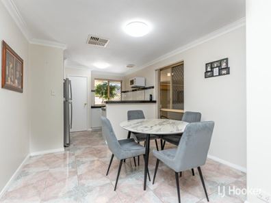 13/1 Chesterton Drive, Thornlie WA 6108