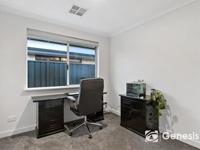 7 Rhone Way, Piara Waters WA 6112