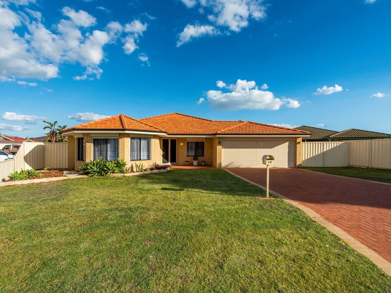 19 Pesaro Green, Secret Harbour