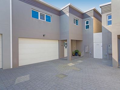 2/86 Hamilton Road, Spearwood WA 6163