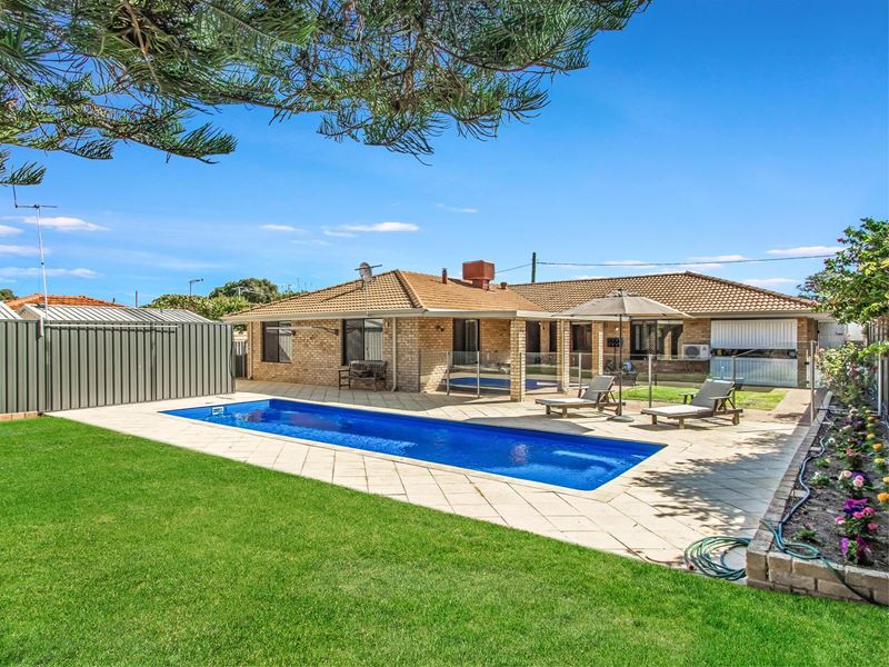 11 Bermuda Road, Safety Bay WA 6169