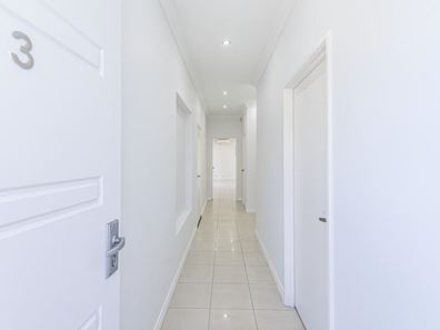 3/5 Windemere, Nollamara WA 6061