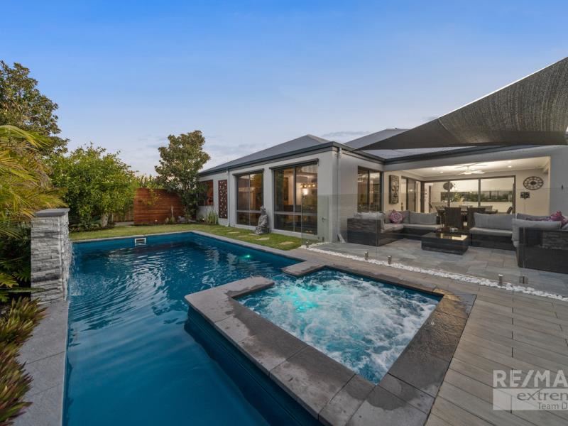 22 Corvus Road, Tapping