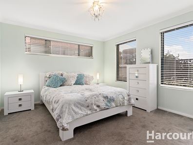 5 Whitegum Pass, Halls Head WA 6210