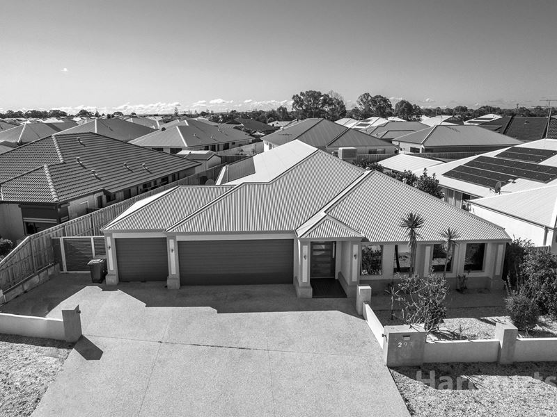 297 Peelwood Parade, Halls Head WA 6210