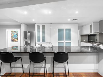 37 Sydenham Road, Doubleview WA 6018