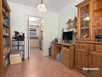 15 Leeder Street, Safety Bay WA 6169