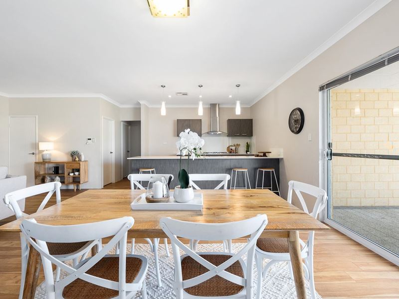 11 Barnard Grove, Byford