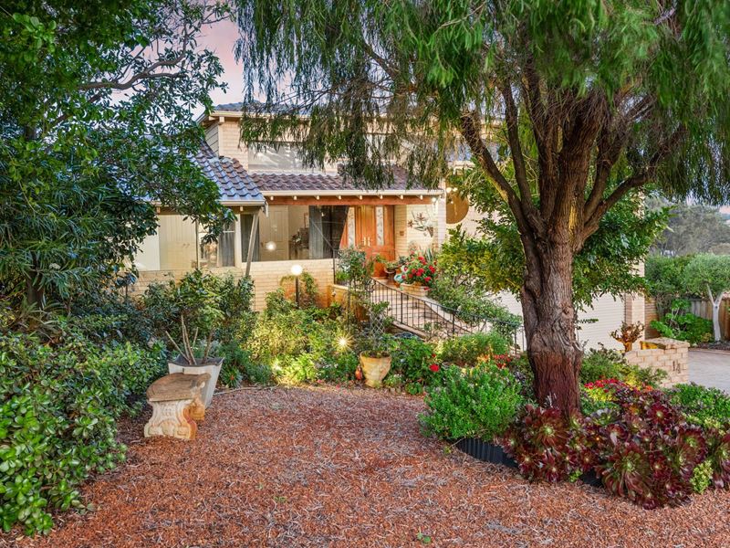 14 Waring Way, Kardinya