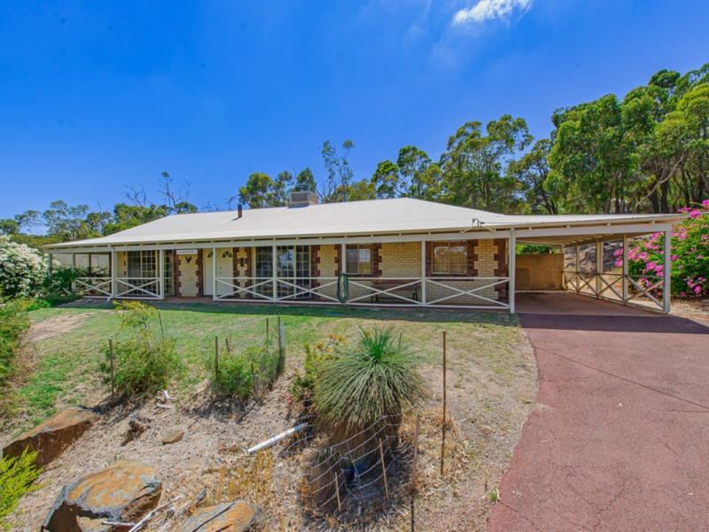 93 Tarbenian Way, Brigadoon