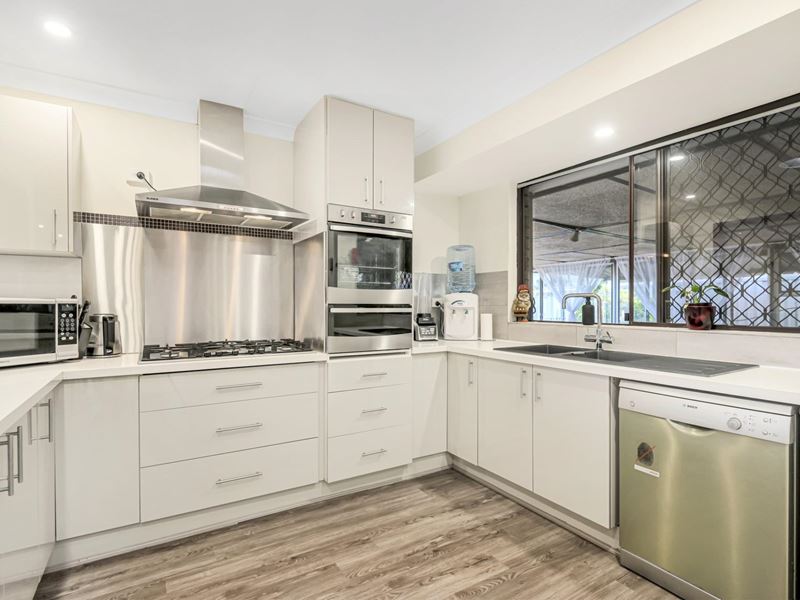 1 Knightsbridge Way, Thornlie